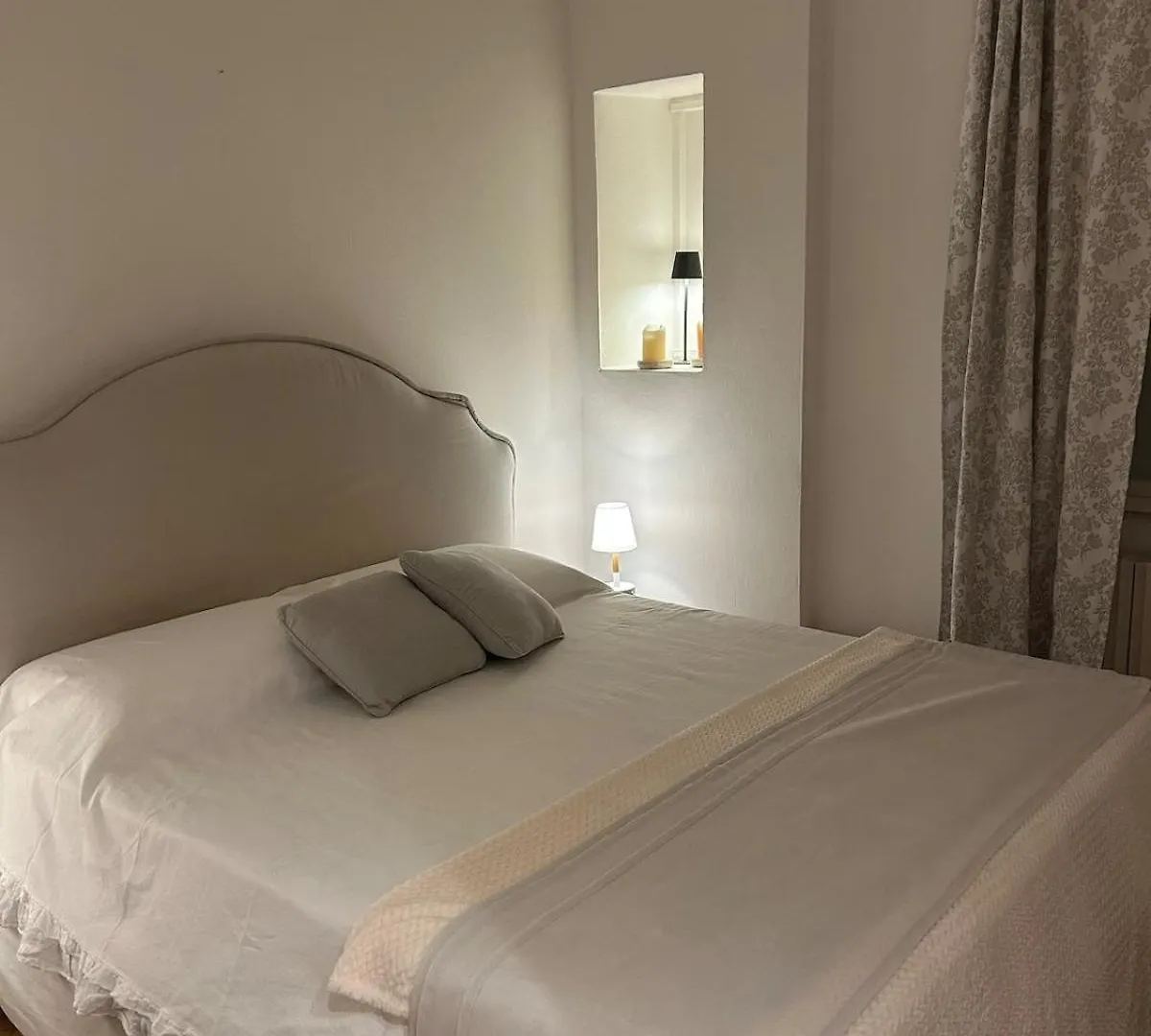 Bilocale Red House Two Room Apartment Red House, Cosy Flat Mailand