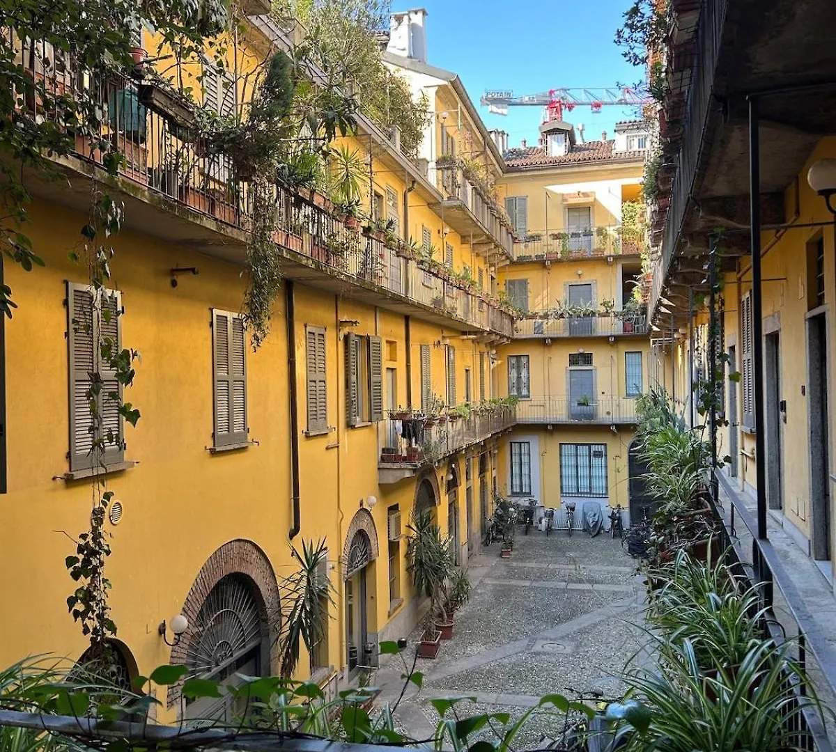 Bilocale Red House Two Room Apartment Red House, Cosy Flat Mailand