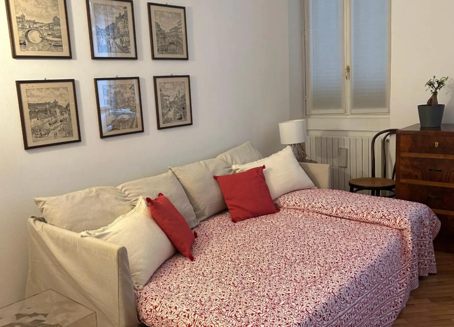 Bilocale Red House Two Room Apartment Red House, Cosy Flat Milaan 0*,  Italië